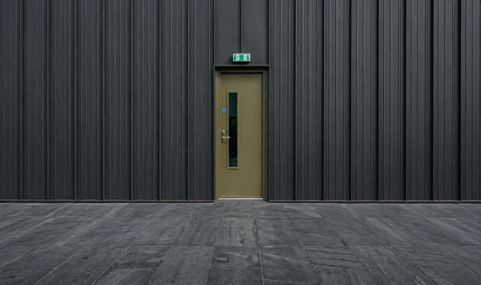 Made-to-measure Entrad steel doorset fitted to a surveyed commercial opening. Made-to-measure Entrad steel doorset fitted to a surveyed commercial opening.